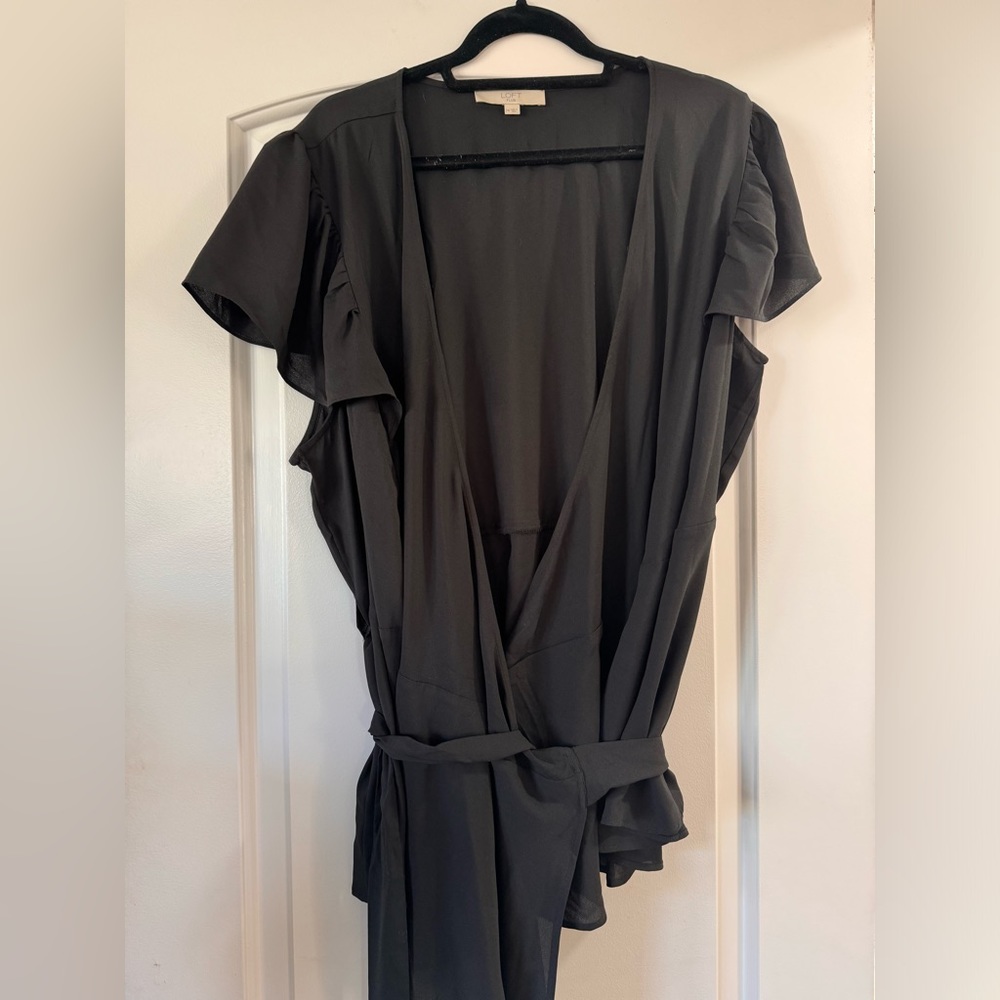 NWOT LOFT Plus Wrap Top